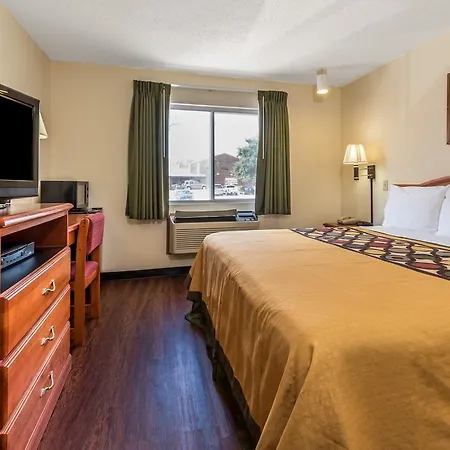 Super 8 By Wyndham Denton Hotel Exterior foto